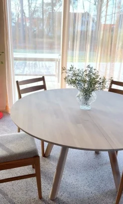 CLAPPERTON Matbord runt Ø140 vitpigmenterad ek