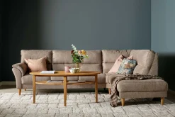 CLEVELAND hörnsoffa m öppet avsl hö tyg Brego 3591 light brown, oljade ekben