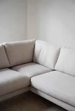 CORWIN hörnsoffa 2,5+2,5-sits öppet avslut Hö ljusbeige tyg Rita #1 (k2)
