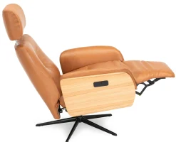 DESOTO Reclinerfåtölj el LARGE läder Semi 376 cognac, oljad ek, fot Polaris A7 svart, svart panel