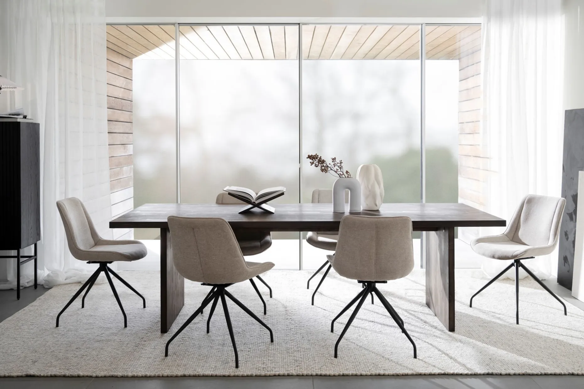 EMMETT Matbord 240 brun ek