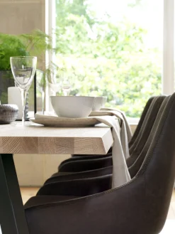 FRED matbord 240 vitpigmenterad ek/svart