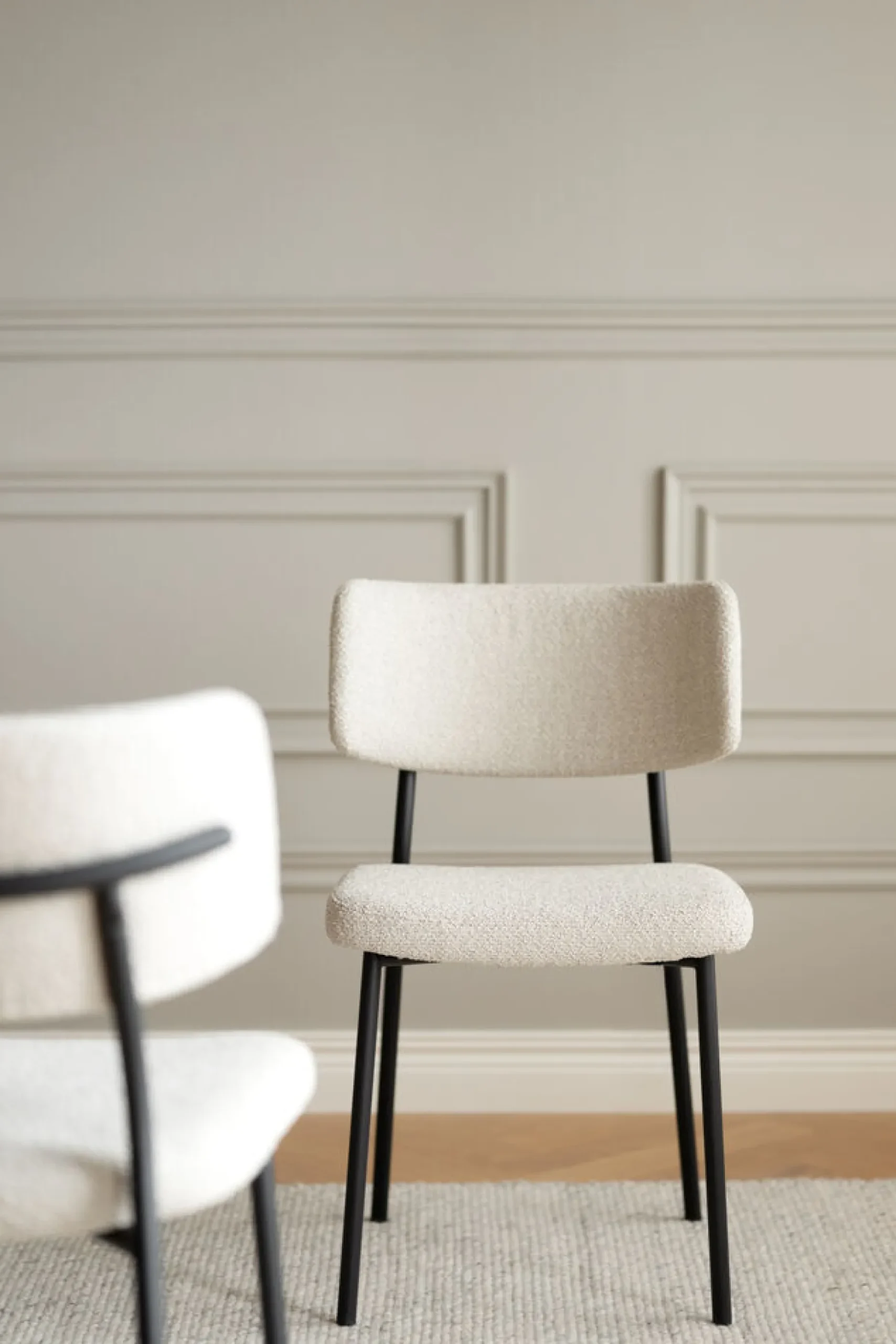 HERBSTER Stol beige tyg/svarta metallben
