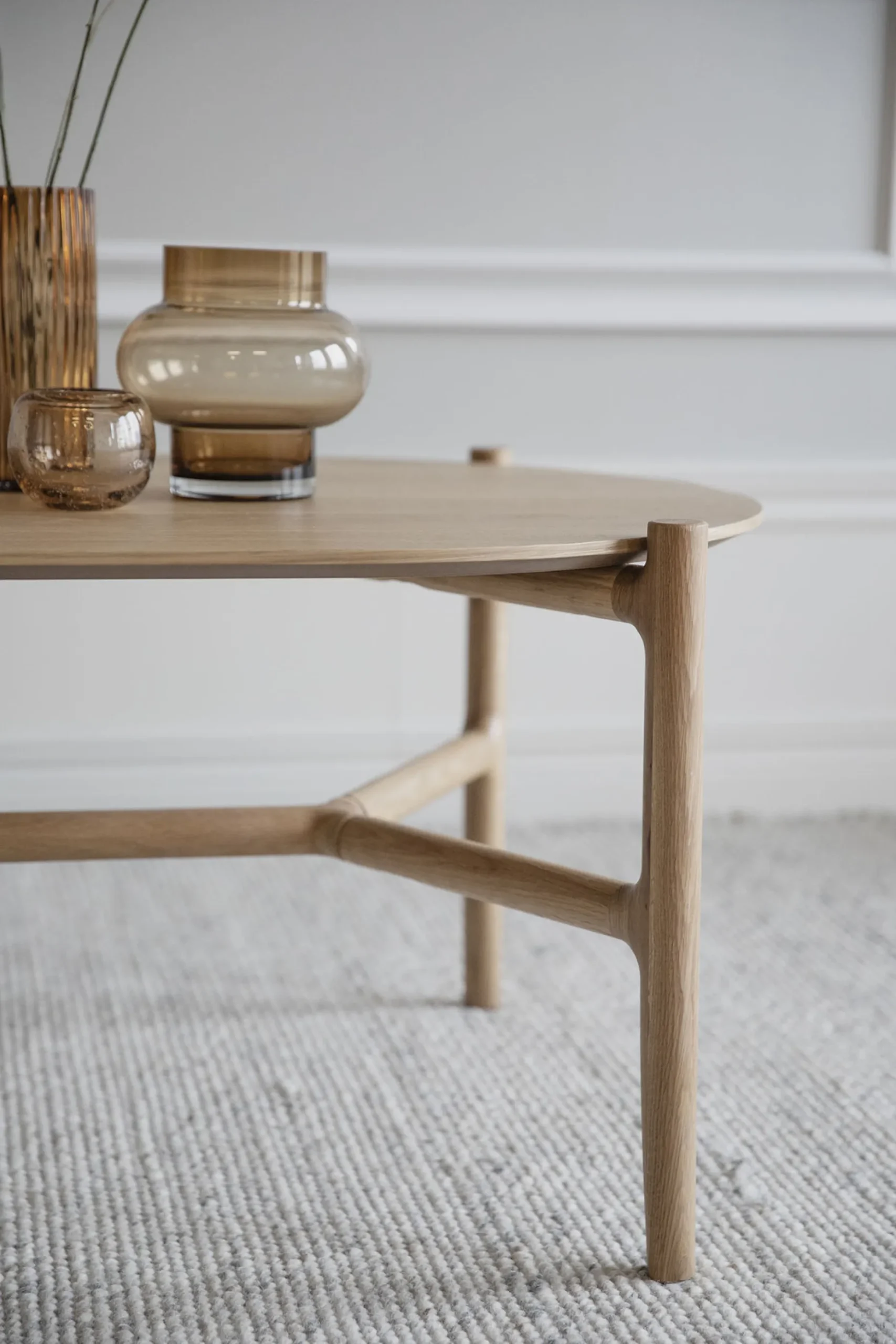 HOLTON Soffbord Ø 80cm massiv ek, mdf ekfanér bordsskiva