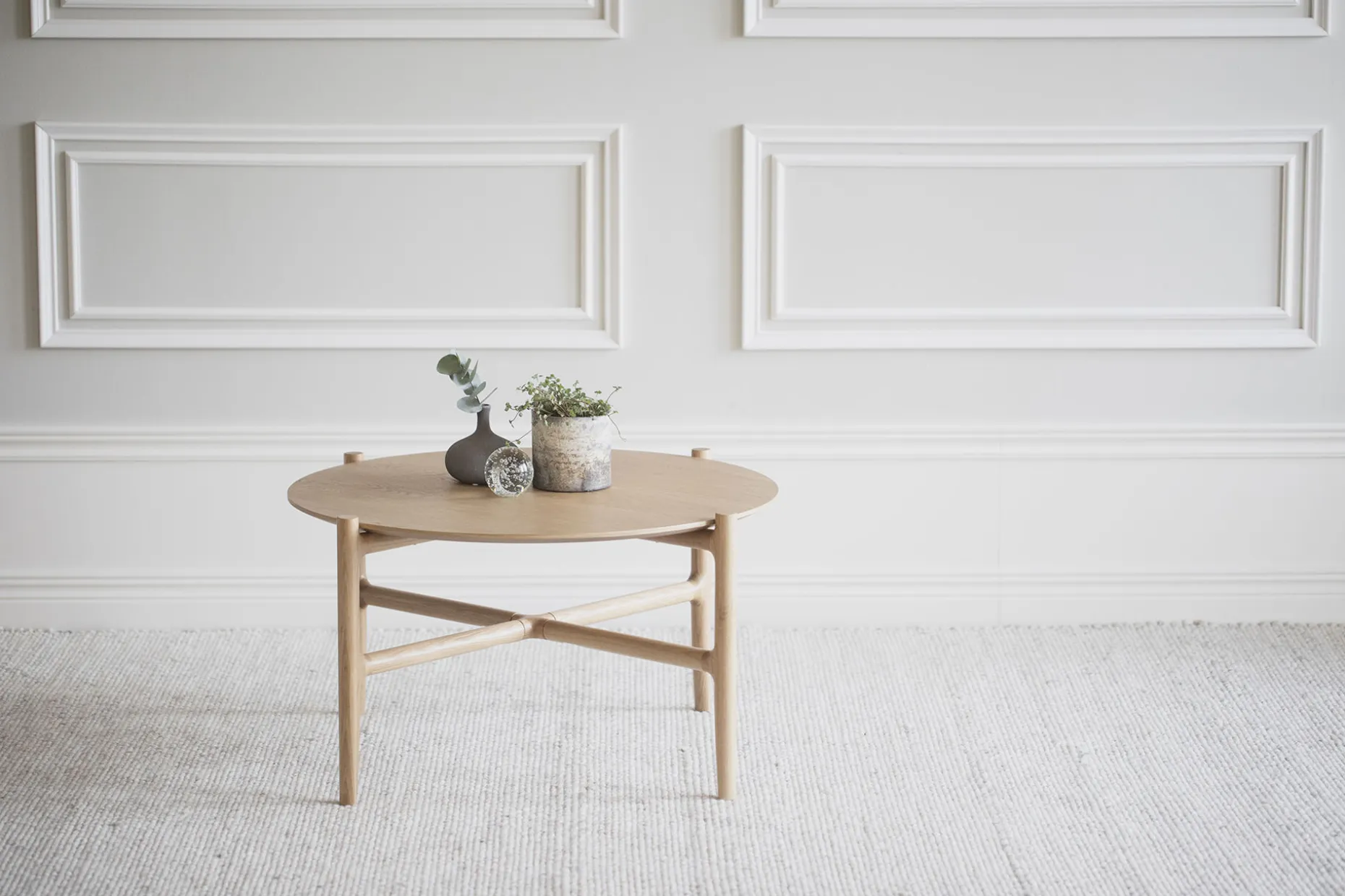 HOLTON Soffbord Ø 80cm massiv ek, mdf ekfanér bordsskiva