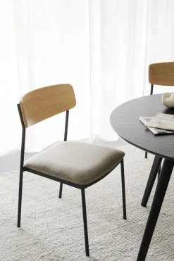 MAYMONT stol ekrygg/mörkbeige tyg/svart metall stapelbar
