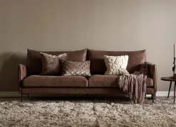 NEW YORK 3-sits med två plymåer läder Vintage brown, ben nr 1 svart