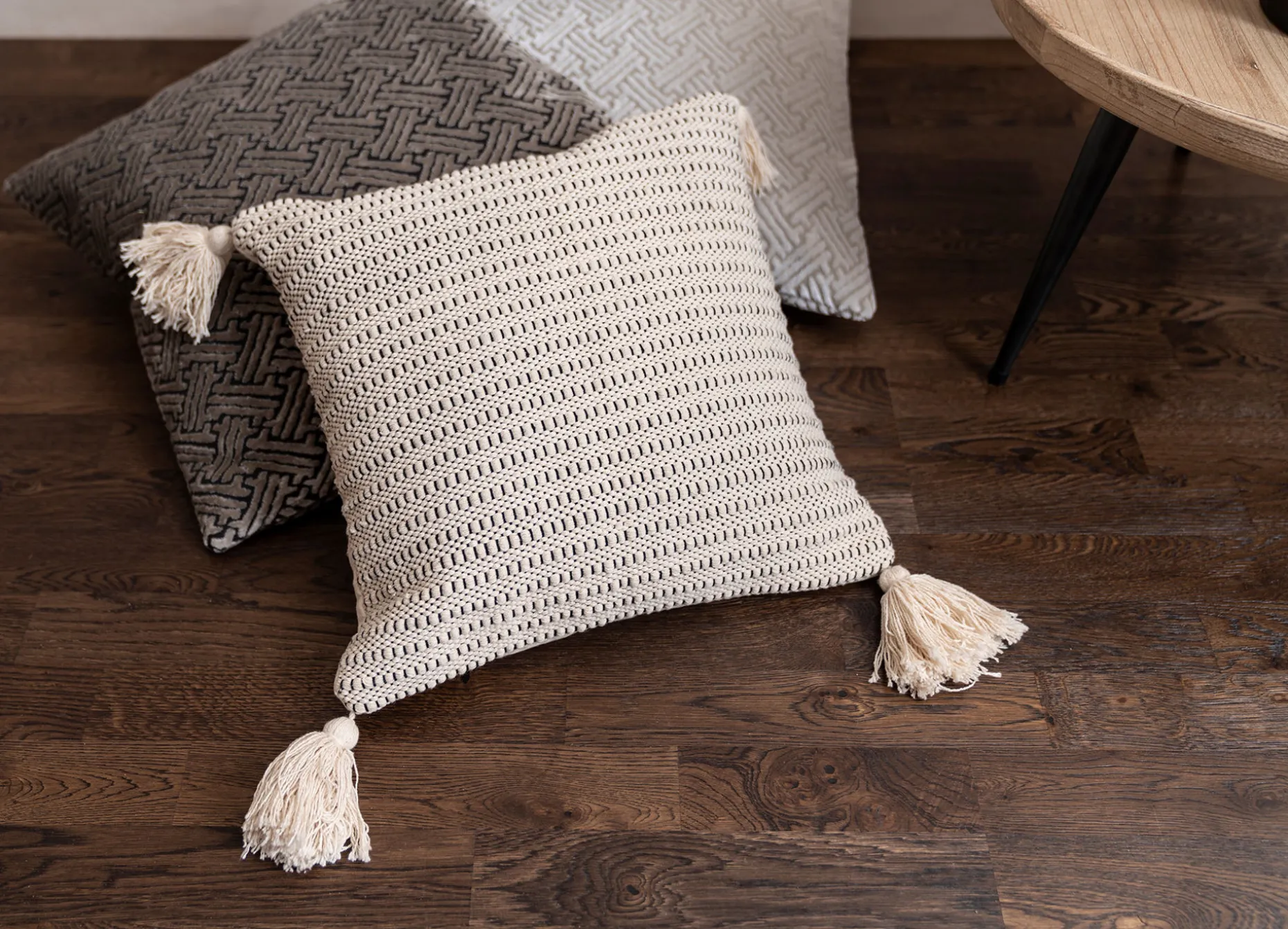 TARA Kuddfodral ecru/svart 45x45cm 100% bomull Endast kemtvätt