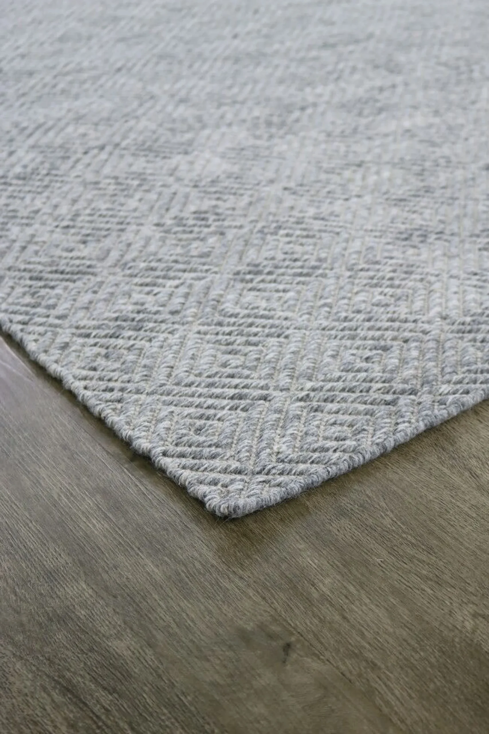 TEMPO Handtuftad matta grey 200/290