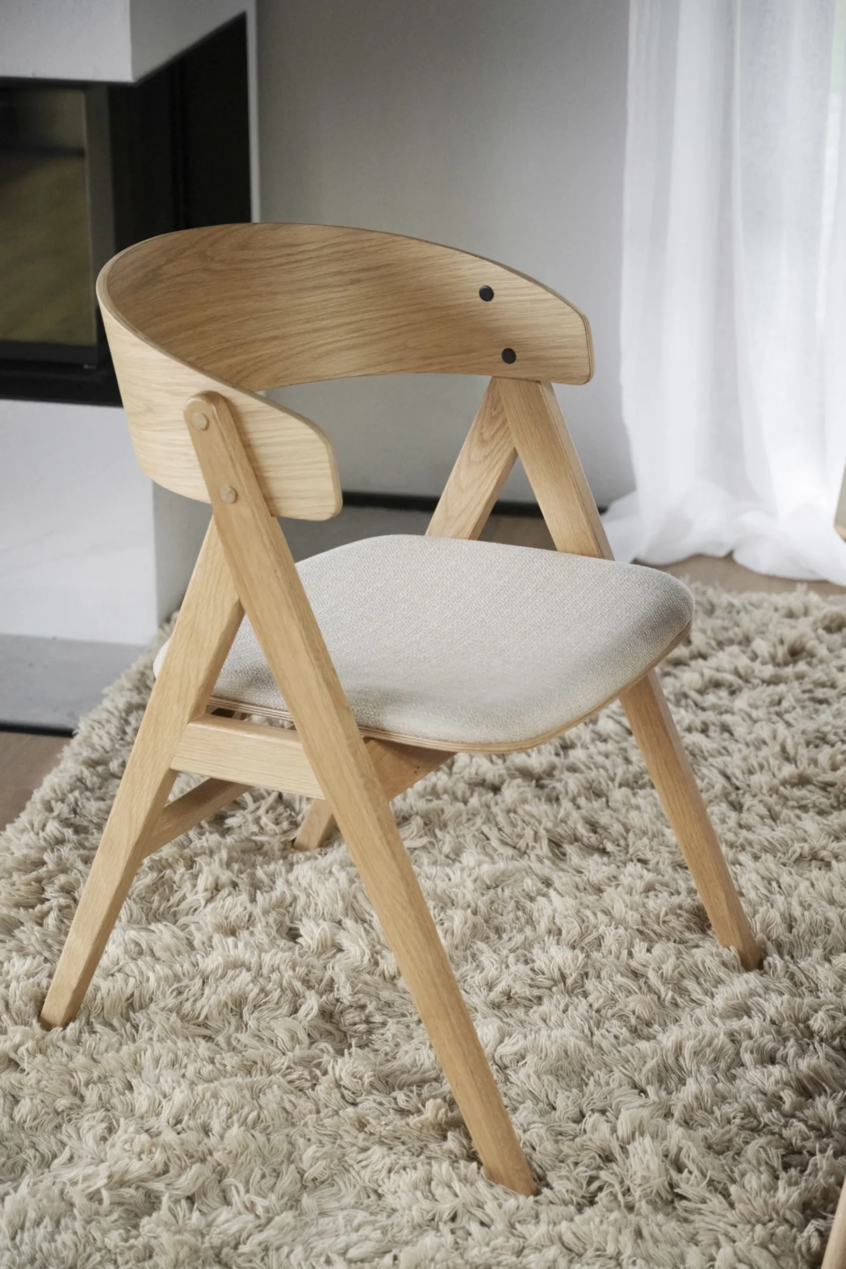 WATERTON Karmstol ek/beige tyg